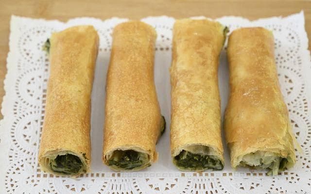 炸春卷制作全攻略：从调馅到炸制，详解皮脆馅香的美味秘诀