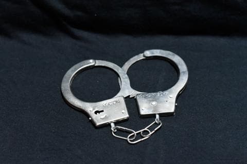 被掌掴后还手算不算正当防卫？法律这样界定