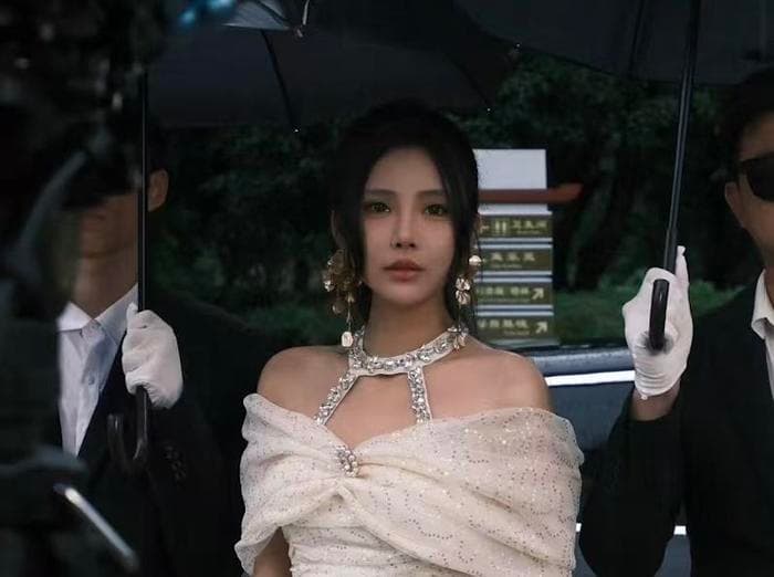 她们的故事｜从短剧演员到月入5万的主播，00后女性探索职场新赛道