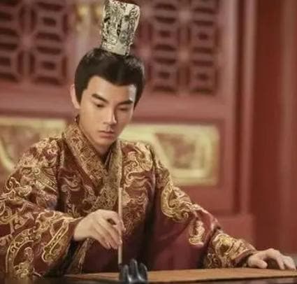 古代王爷的奢华与束缚：一窥宫廷生活的背后