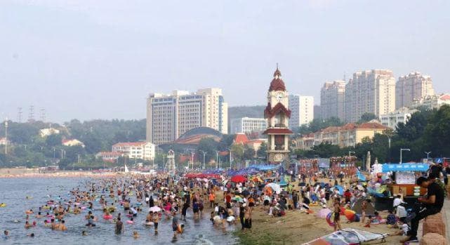 山东四大海滨城市15个海水浴场全攻略：从青岛到日照的夏日玩海指南