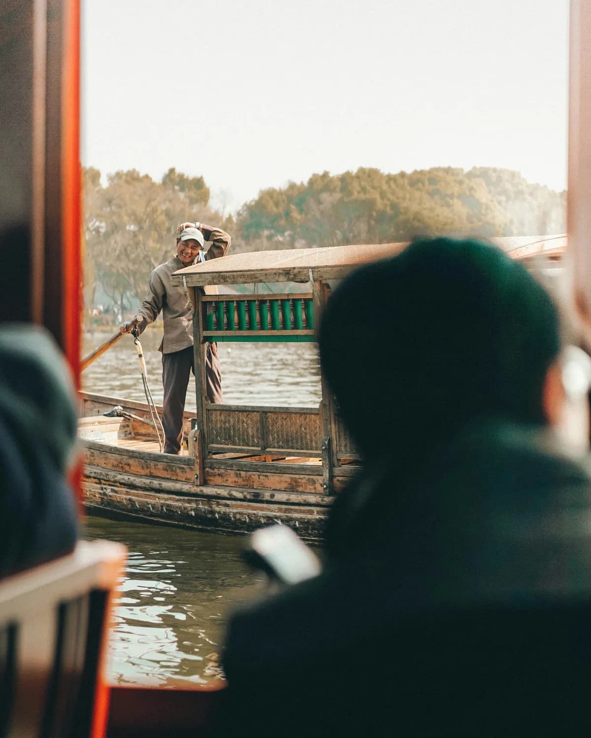 《笑傲江湖》和《天龙八部》：重温经典武侠剧的江湖场景