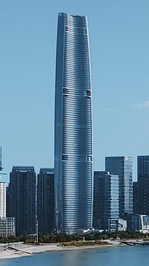全球十大最贵建筑排行榜：从武汉绿地中心到麦加皇家钟塔
