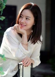 文彩元：从琴妓丁香到检察官朴俊京，韩国实力派女演员的蜕变之路