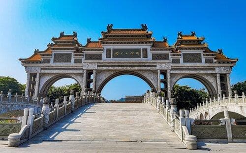 佛山市顺峰山公园：一座融合自然与人文的岭南园林明珠