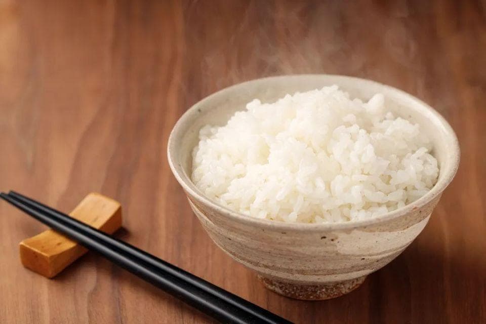 吃完饭就困，原因不只是吃太饱！还可能是4个疾病信号