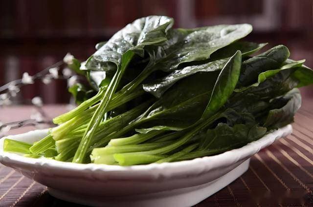 分享补钙“最快”的绿叶蔬菜排行榜，建议了解，助您轻松补钙