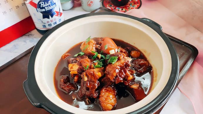 蓝带啤酒炖红烧羊肉：8步打造餐厅级美味