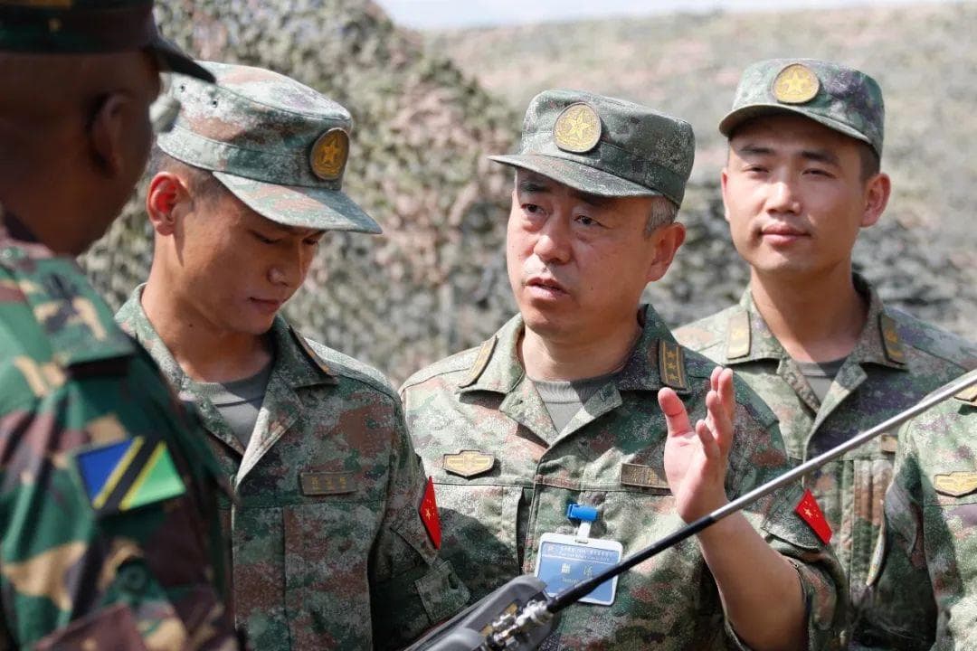 点赞！中坦联合演兵场上的"翻译官"
