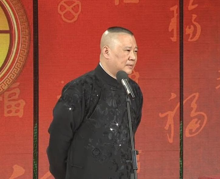 郭德纲春晚首秀：传统相声与现代舞台的碰撞