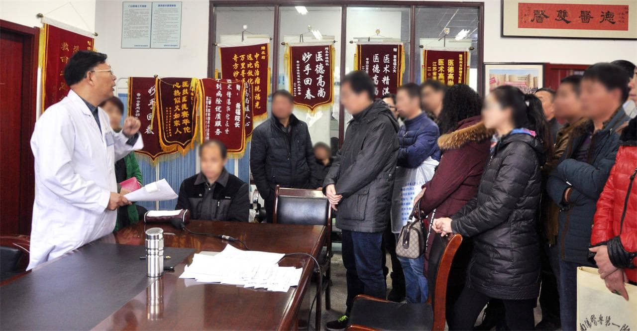 肺癌晚期会出现哪些症状？肺癌晚期怎么治？