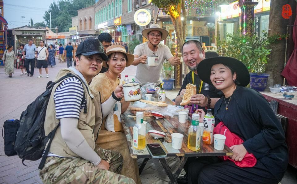 喀什老城全攻略：网红景点与美食一网打尽，深度领略西域风情画卷