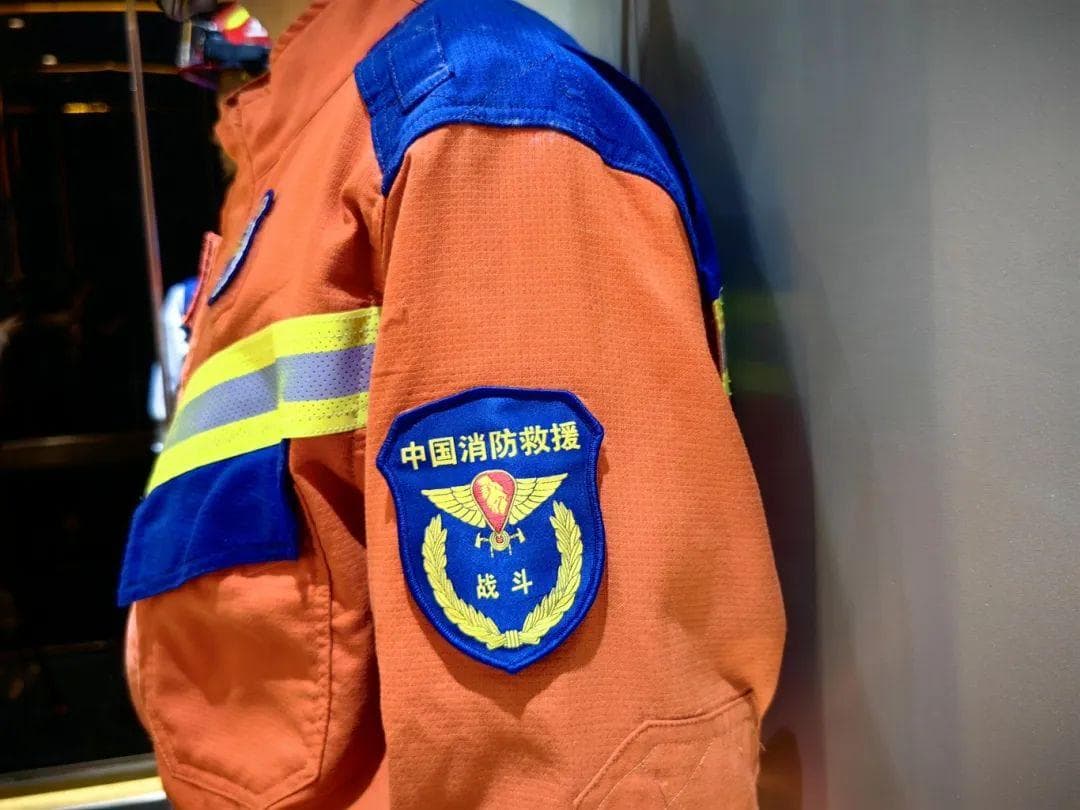 被困电梯怎么办？青浦消防队员来支招