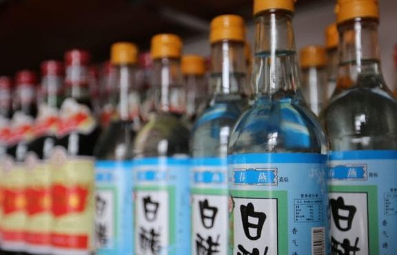买白醋时，瓶身上有“酒精”，不管啥牌子，都是勾兑白醋，请绕道
