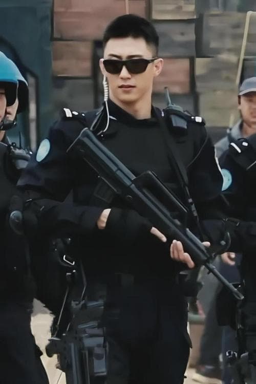 黄景瑜《维和防爆队》：硬汉形象的突破与重塑