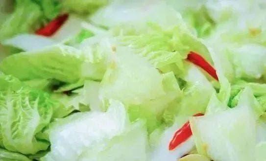 炒白菜时，切好直接炒就错了！多做1步，鲜美脆爽入味，还不出水