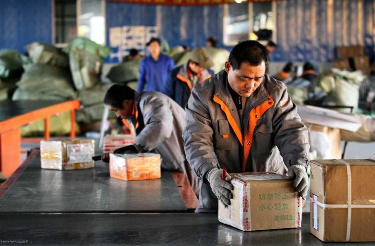 职场百科：快递分拣员是做什么的？能拿到一天400元的工资吗？