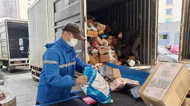 昆明多家快递企业宣布：春节不打烊！