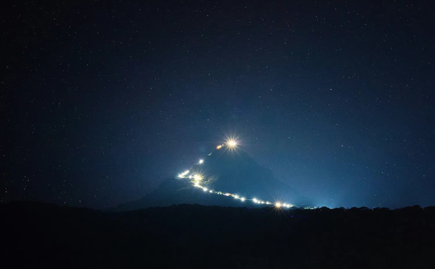 天蝎座观测指南：心宿二与臭虫星云