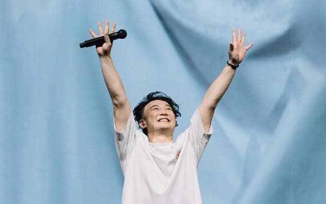 六场连唱！陈奕迅携最大巨幕空降武汉，新老歌曲轮番上演