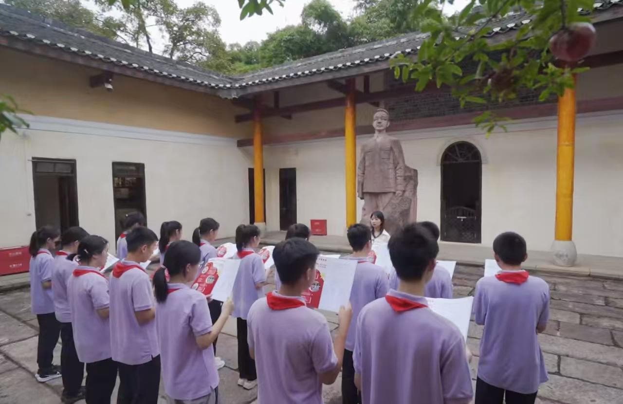 重庆南开中学推出红岩思政研学精品线路，打造沉浸式爱国主义教育