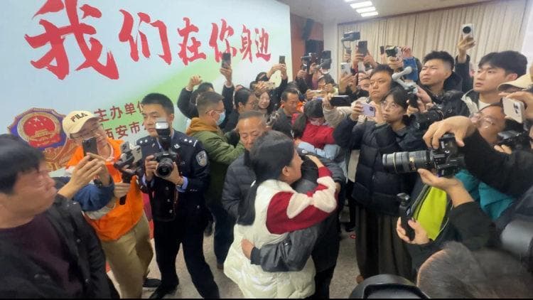 17年寻子终有结果！西安警方抓获两名人贩子，解救3名被拐者