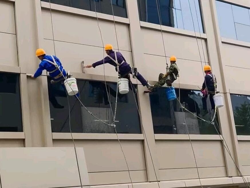 外墙清洗实战指南：详解每个步骤的流程与技巧