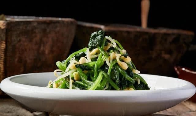 胆结石患者不能吃菠菜？若想肝胆健康，这3样蔬菜少吃