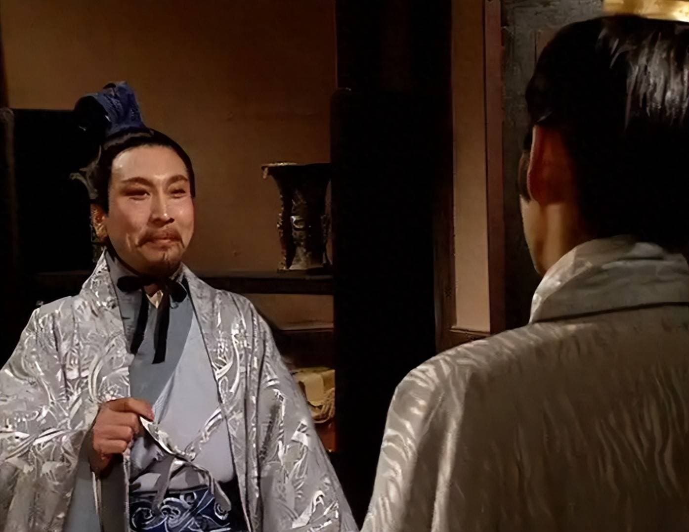 曹操为何容不下杨修？历史上的杨修，真的是因为鸡肋而死吗？