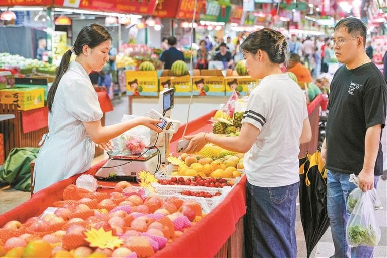 入夏后水果大量上市价格猛降，季节性跌价或持续至8月