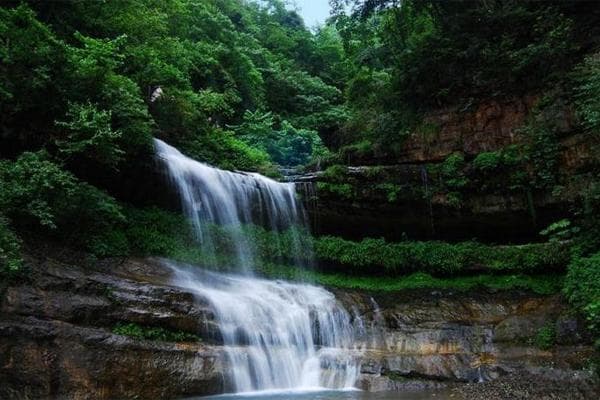 大关黄连河景区：瀑布成群、溶洞神奇，森林覆盖率99%