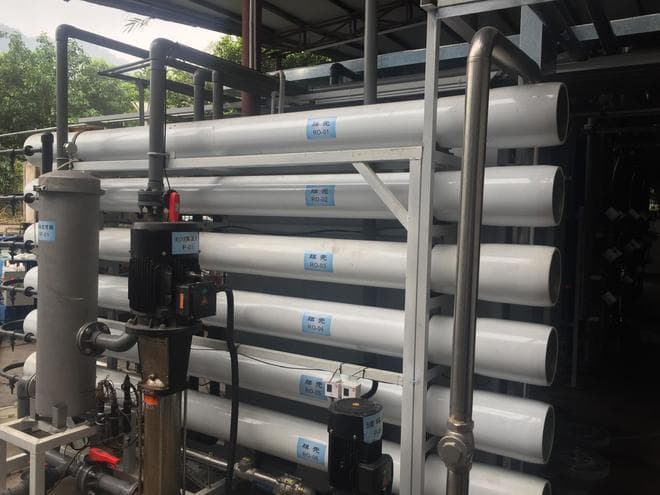 工业废水是企业在生产过程中产生的废水和废液，用什么方法解决？