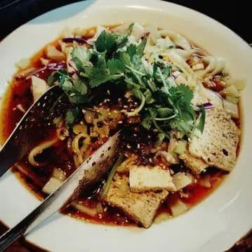 杭州的新疆味道：从传统到现代的美食之旅