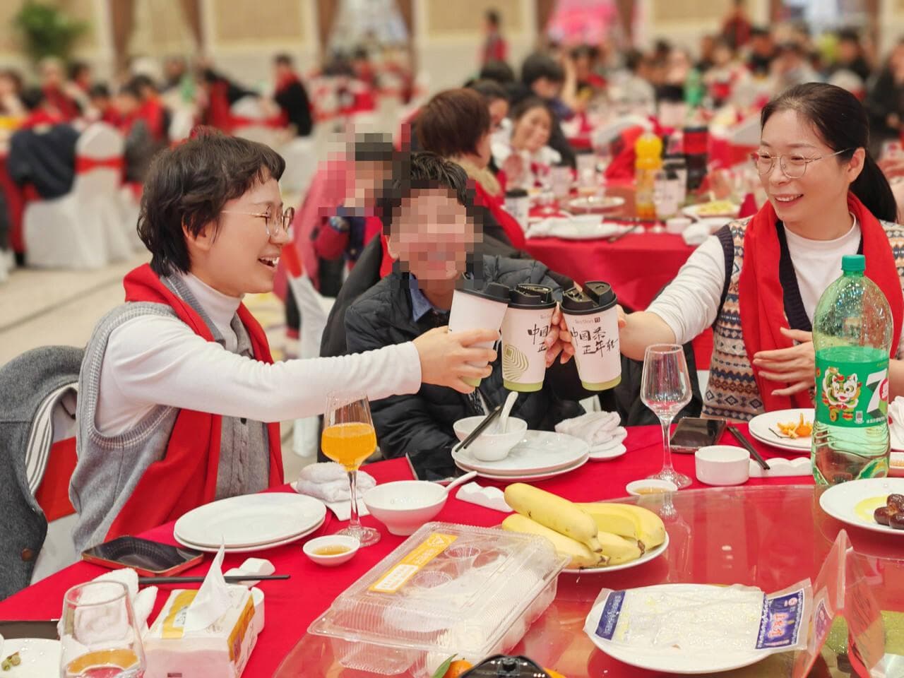 连续20年一起吃年夜饭！这群特殊的“家人”超有爱