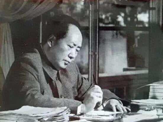 毛泽东读《红楼梦》：小说怎样成为历史