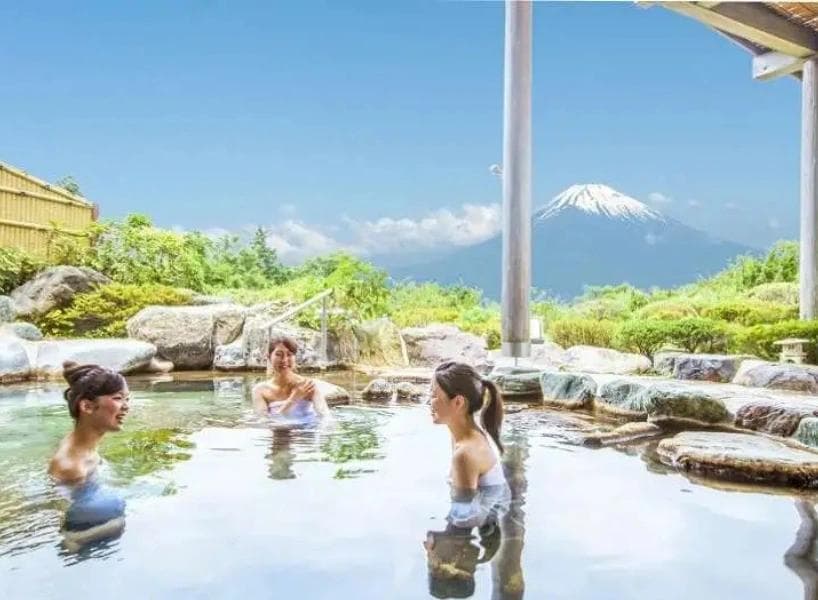 2025年春节出国旅游推荐：5个精选目的地
