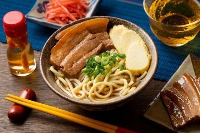 冲绳料理：传统、美味和热带食材