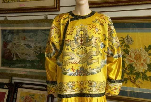 宫内有专业洗衣的浣衣局，那皇帝穿的衣服，他们洗是不洗？