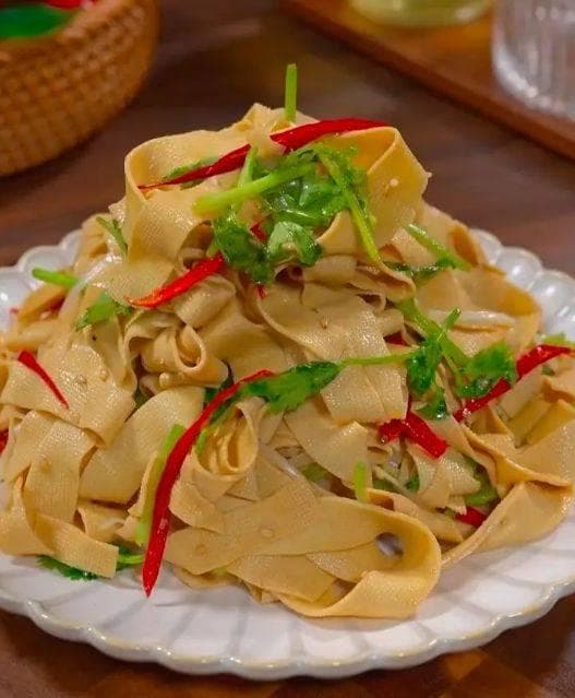 炝拌干豆腐丝，口感筋道，清爽美味不可挡！