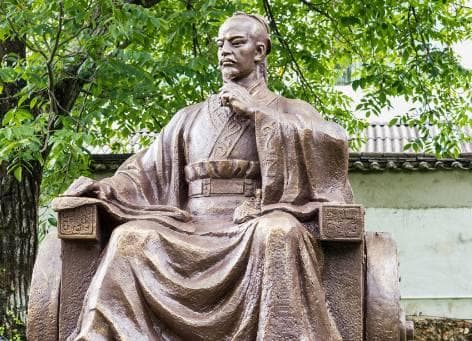 探索兵学世家：孙武与孙膑的关系及其军事遗产