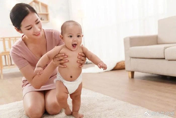 宝宝从爬到走的发育全攻略：不同月龄爬行特点及训练指南