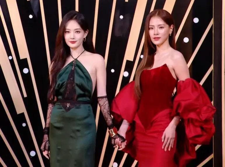 张婧仪vs Angelababy：新生代与资深演员的红毯造型对比