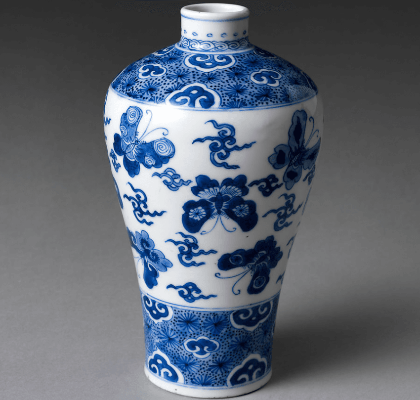 中国古代青花瓷瓶艺术：从明宣德到清康熙的经典作品