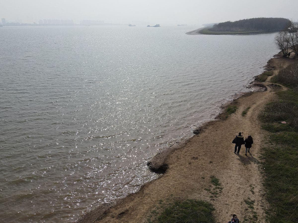 青山夕阳，浊酒笑谈：杨慎《临江仙》的超脱境界
