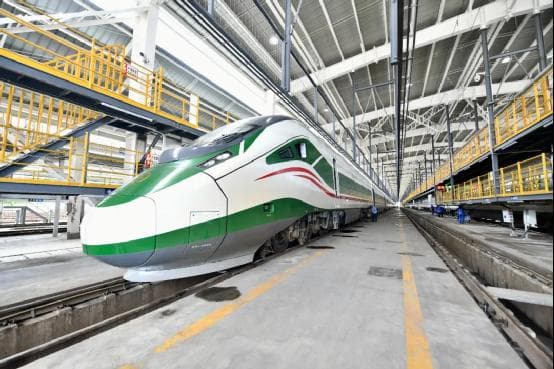 首次配属！新款CR200J型 “复兴号”动车组上线西南铁路