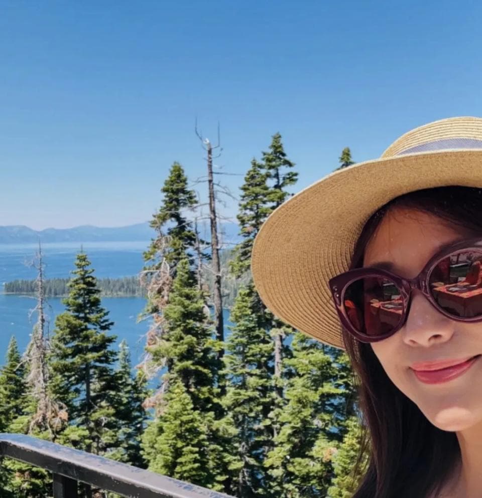 徐静蕾50岁如少女：退出娱乐圈后的洒脱人生