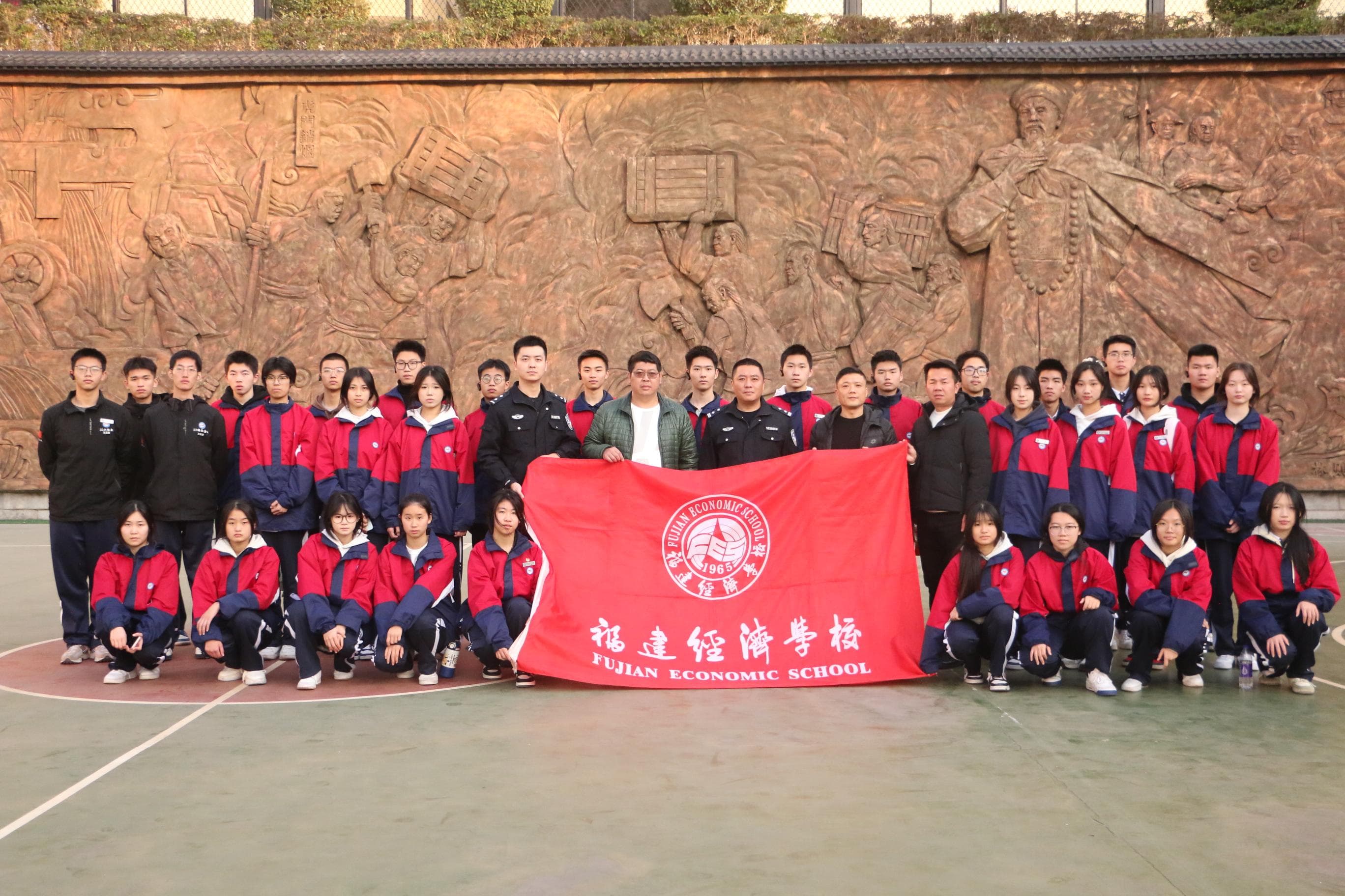 福建经济学校师生走进戒毒所，零距离接受禁毒教育