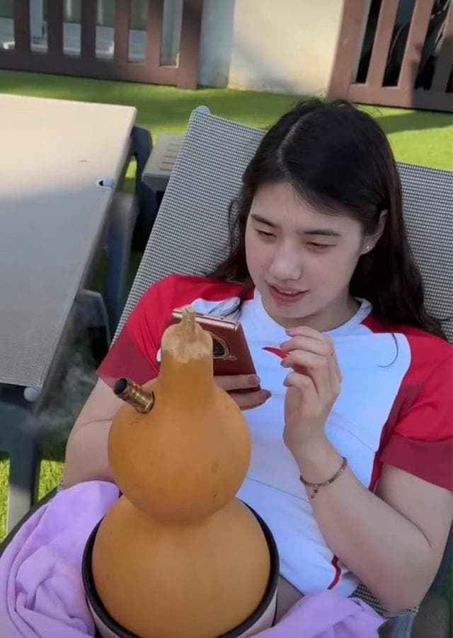 张雨霏肚子上的葫芦、石智勇背上的针 奥运健儿同款中医疗法重庆也能做！