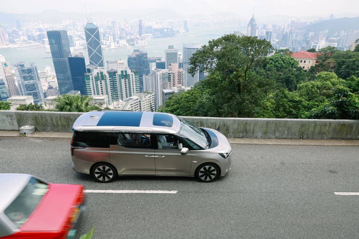 港台“保姆车”新高度，沃尔沃EM90，富豪圈的新贵