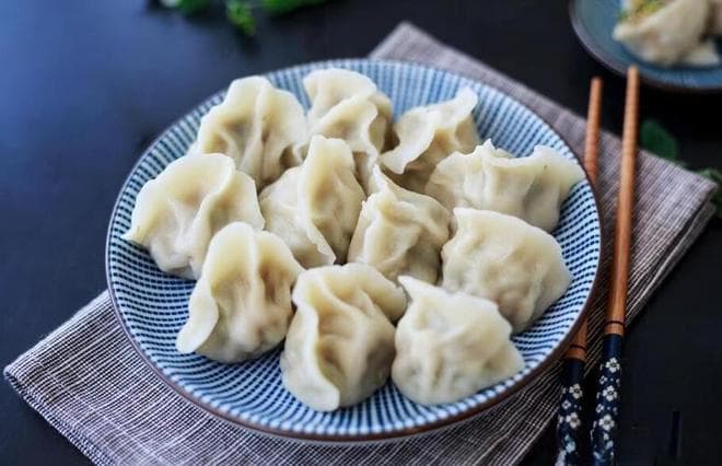 从擀皮到下锅：一文详解饺子制作全流程